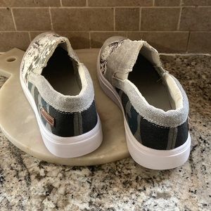 JoliMall Womens Casual Raw Edge Canvas Easy Slip-on Sneakers NWT Sz 10